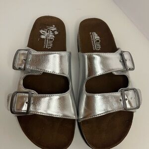 Cliffs by White Mountain Silver Sandals size 7.5